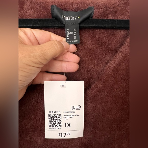 NWT! Plus Size Fuzzy Sweater-Knit Sleeveless Top 1X - Picture 6 of 8